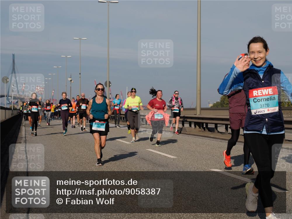 03.10.2025 - Köhlbrandbrückenlauf Fabian Wolf http://msf.ph/oto/9058387 03.10.2025 10:04:23 Position 3 2075, 3170 meine-sportfotos.de