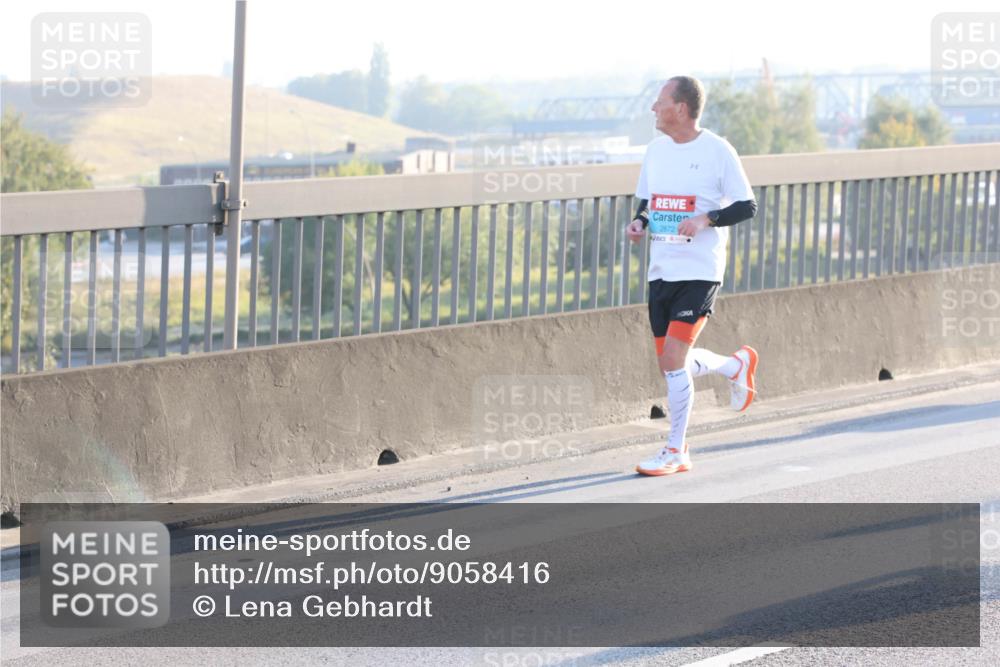 03.10.2025 - Köhlbrandbrückenlauf Lena Gebhardt http://msf.ph/oto/9058416 03.10.2025 09:18:26 Position 1 2672 meine-sportfotos.de