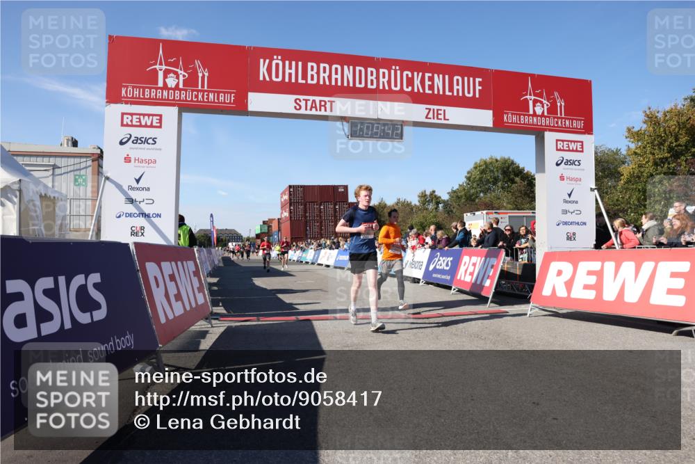 03.10.2025 - Köhlbrandbrückenlauf Lena Gebhardt http://msf.ph/oto/9058417 03.10.2025 13:09:43 Ziel 4262, 4358, 4365, 4502, 4614, 5803, 5813, 5907, 6308, 6379, 6438, 6659, 6803 meine-sportfotos.de
