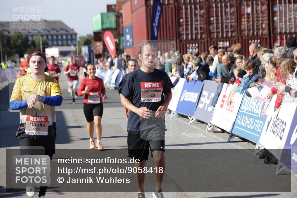 03.10.2025 - Köhlbrandbrückenlauf Jannik Wohlers http://msf.ph/oto/9058418 03.10.2025 13:11:54 Ziel 4100, 4101, 4178, 4353, 4354, 4469, 4685, 5097, 5396, 5426, 5910, 5911, 6033, 6048, 6049, 6622, 6763, 6796 meine-sportfotos.de