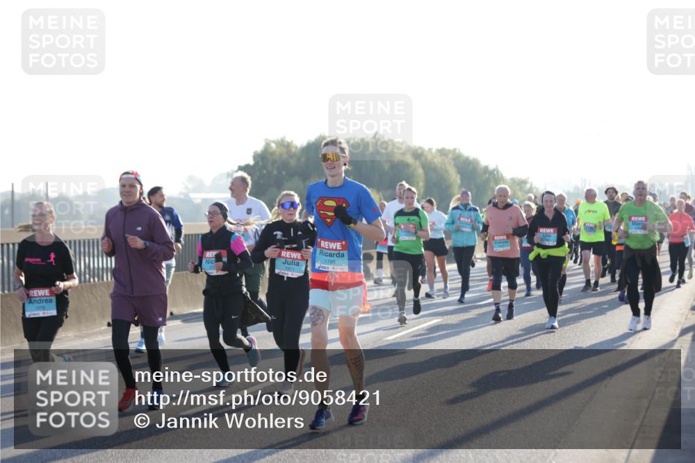 03.10.2025 - Köhlbrandbrückenlauf Jannik Wohlers http://msf.ph/oto/9058421 03.10.2025 09:21:48 Position 3 1978, 1971, 1709 meine-sportfotos.de
