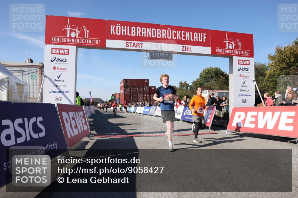 03.10.2025 - Köhlbrandbrückenlauf Lena Gebhardt http://msf.ph/oto/9058427 03.10.2025 13:09:43 Ziel 4262, 4358, 4365, 4502, 4614, 5803, 5813, 5907, 6308, 6379, 6438, 6659, 6803 meine-sportfotos.de