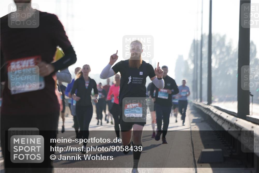 03.10.2025 - Köhlbrandbrückenlauf Jannik Wohlers http://msf.ph/oto/9058439 03.10.2025 09:14:02 Position 3 3335 meine-sportfotos.de