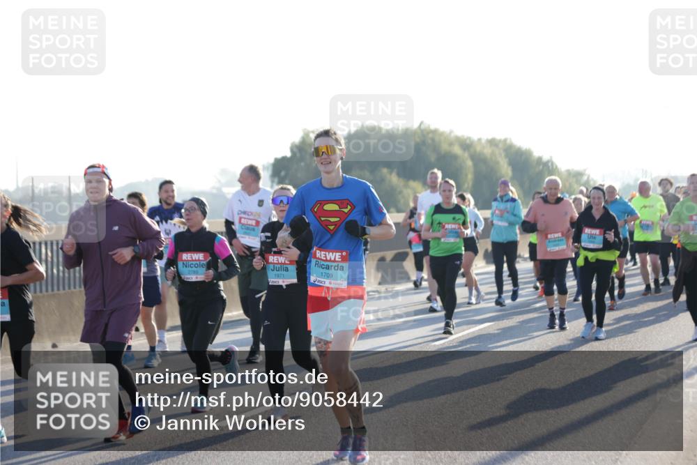 03.10.2025 - Köhlbrandbrückenlauf Jannik Wohlers http://msf.ph/oto/9058442 03.10.2025 09:21:48 Position 3 2789, 1971, 1709 meine-sportfotos.de