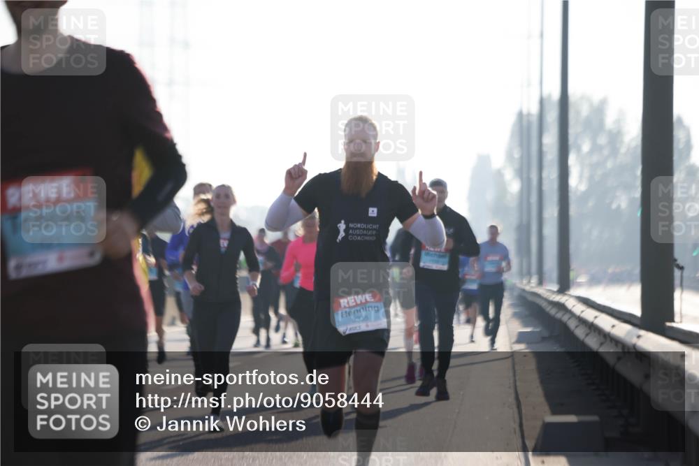 03.10.2025 - Köhlbrandbrückenlauf Jannik Wohlers http://msf.ph/oto/9058444 03.10.2025 09:14:02 Position 3 3335 meine-sportfotos.de