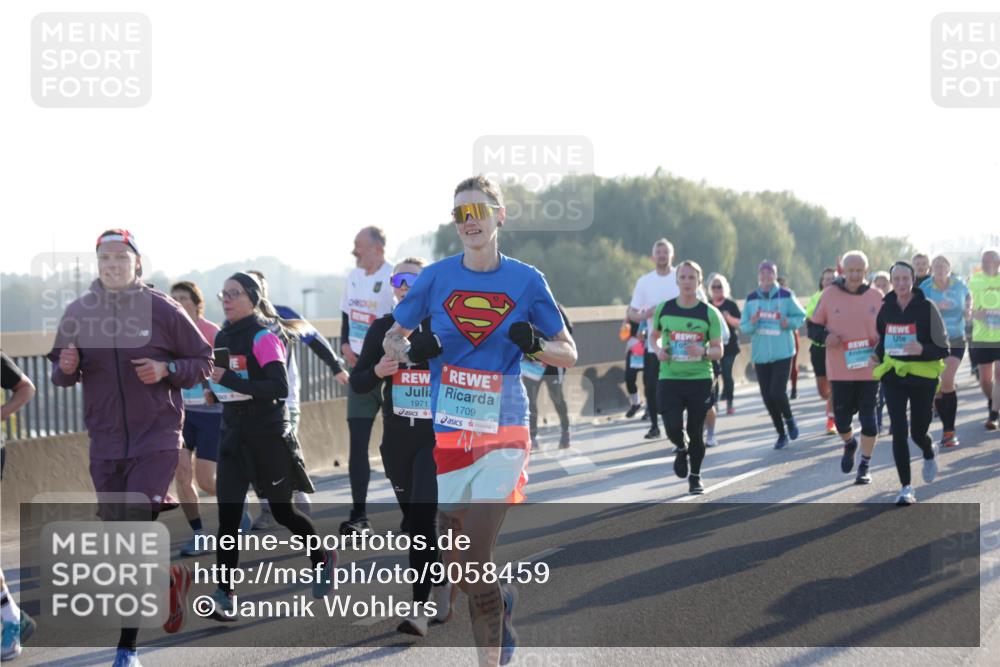 03.10.2025 - Köhlbrandbrückenlauf Jannik Wohlers http://msf.ph/oto/9058459 03.10.2025 09:21:48 Position 3 1971, 1709 meine-sportfotos.de