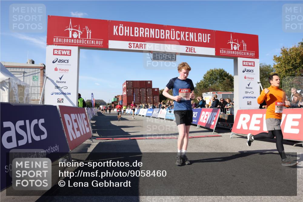 03.10.2025 - Köhlbrandbrückenlauf Lena Gebhardt http://msf.ph/oto/9058460 03.10.2025 13:09:44 Ziel 4262, 4358, 4365, 4502, 4614, 5803, 5813, 5907, 5941, 6308, 6379, 6438, 6659, 6803 meine-sportfotos.de
