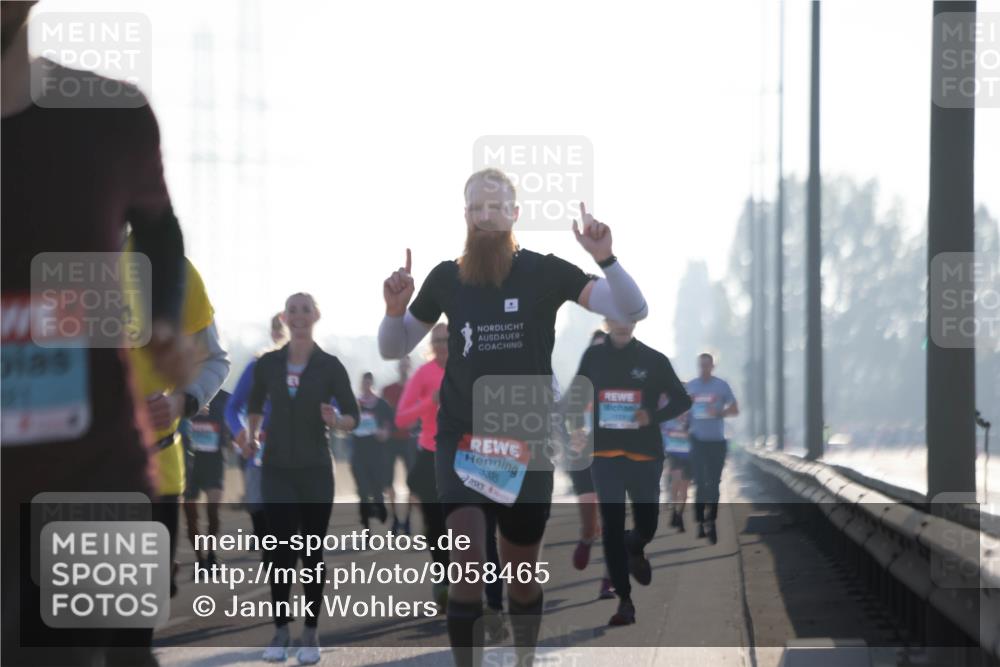 03.10.2025 - Köhlbrandbrückenlauf Jannik Wohlers http://msf.ph/oto/9058465 03.10.2025 09:14:02 Position 3 3335 meine-sportfotos.de