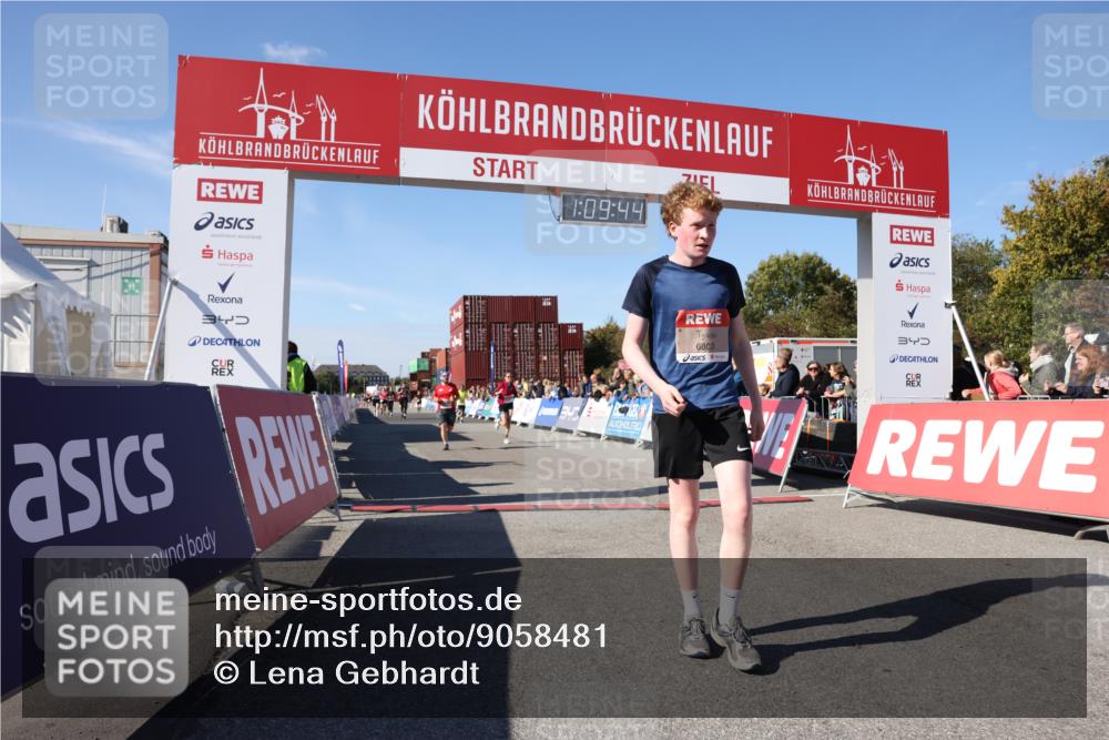 03.10.2025 - Köhlbrandbrückenlauf Lena Gebhardt http://msf.ph/oto/9058481 03.10.2025 13:09:44 Ziel 4262, 4358, 4365, 4502, 4614, 5803, 5813, 5907, 5941, 6308, 6379, 6438, 6659, 6803 meine-sportfotos.de