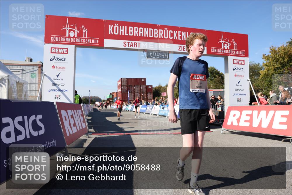 03.10.2025 - Köhlbrandbrückenlauf Lena Gebhardt http://msf.ph/oto/9058488 03.10.2025 13:09:45 Ziel 4262, 4358, 4365, 4502, 4614, 4625, 5803, 5907, 5941, 6308, 6379, 6438, 6659, 6803 meine-sportfotos.de