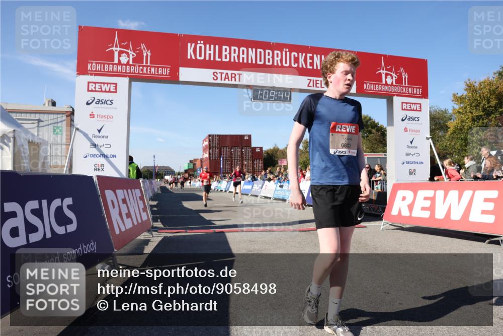 03.10.2025 - Köhlbrandbrückenlauf Lena Gebhardt http://msf.ph/oto/9058498 03.10.2025 13:09:45 Ziel 4262, 4358, 4365, 4502, 4614, 4625, 5803, 5907, 5941, 6308, 6379, 6438, 6659, 6803 meine-sportfotos.de