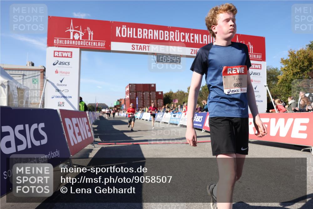 03.10.2025 - Köhlbrandbrückenlauf Lena Gebhardt http://msf.ph/oto/9058507 03.10.2025 13:09:45 Ziel 4262, 4358, 4365, 4502, 4614, 4625, 5803, 5907, 5941, 6308, 6379, 6438, 6659, 6803 meine-sportfotos.de