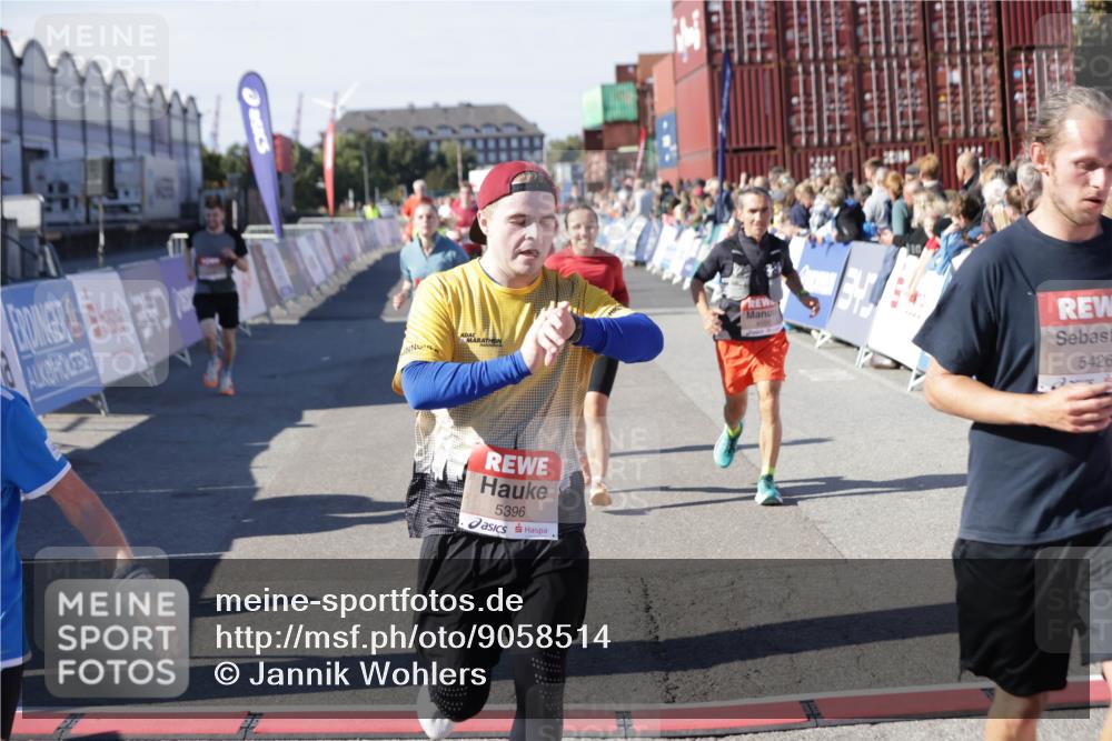 03.10.2025 - Köhlbrandbrückenlauf Jannik Wohlers http://msf.ph/oto/9058514 03.10.2025 13:11:55 Ziel 4100, 4101, 4469, 4685, 5097, 5396, 5426, 5910, 5911, 6033, 6048, 6049, 6622, 6763, 6796 meine-sportfotos.de