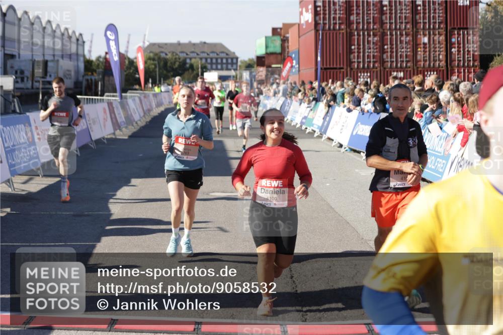 03.10.2025 - Köhlbrandbrückenlauf Jannik Wohlers http://msf.ph/oto/9058532 03.10.2025 13:11:56 Ziel 4100, 4101, 4469, 4685, 5097, 5396, 5426, 5910, 5911, 6033, 6048, 6049, 6622, 6763, 6796 meine-sportfotos.de