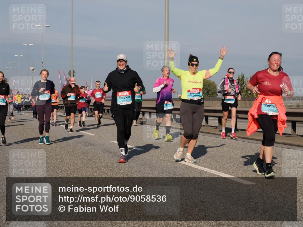03.10.2025 - Köhlbrandbrückenlauf Fabian Wolf http://msf.ph/oto/9058536 03.10.2025 10:04:26 Position 3 2072, 2008 meine-sportfotos.de