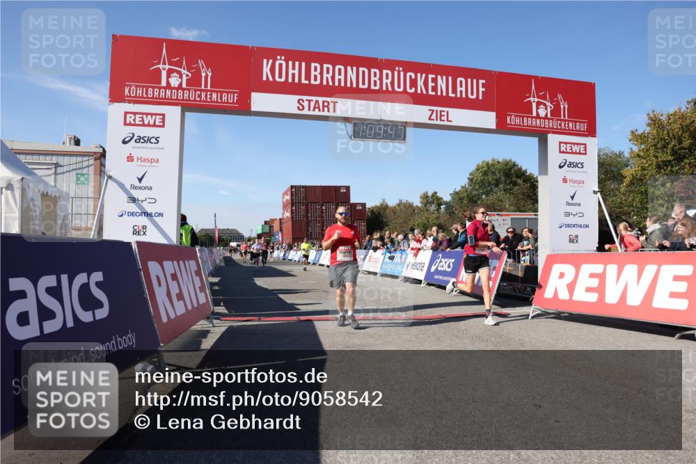 03.10.2025 - Köhlbrandbrückenlauf Lena Gebhardt http://msf.ph/oto/9058542 03.10.2025 13:09:47 Ziel 4262, 4502, 4614, 4625, 5520, 5941, 6308, 6659, 6803 meine-sportfotos.de