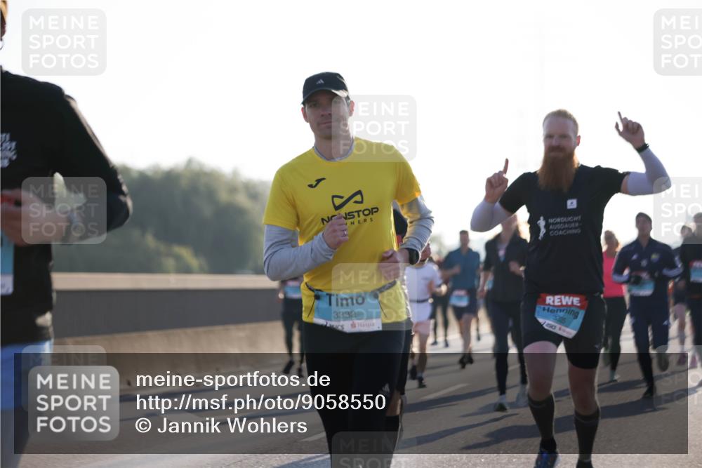 03.10.2025 - Köhlbrandbrückenlauf Jannik Wohlers http://msf.ph/oto/9058550 03.10.2025 09:14:04 Position 3 3332, 3315 meine-sportfotos.de