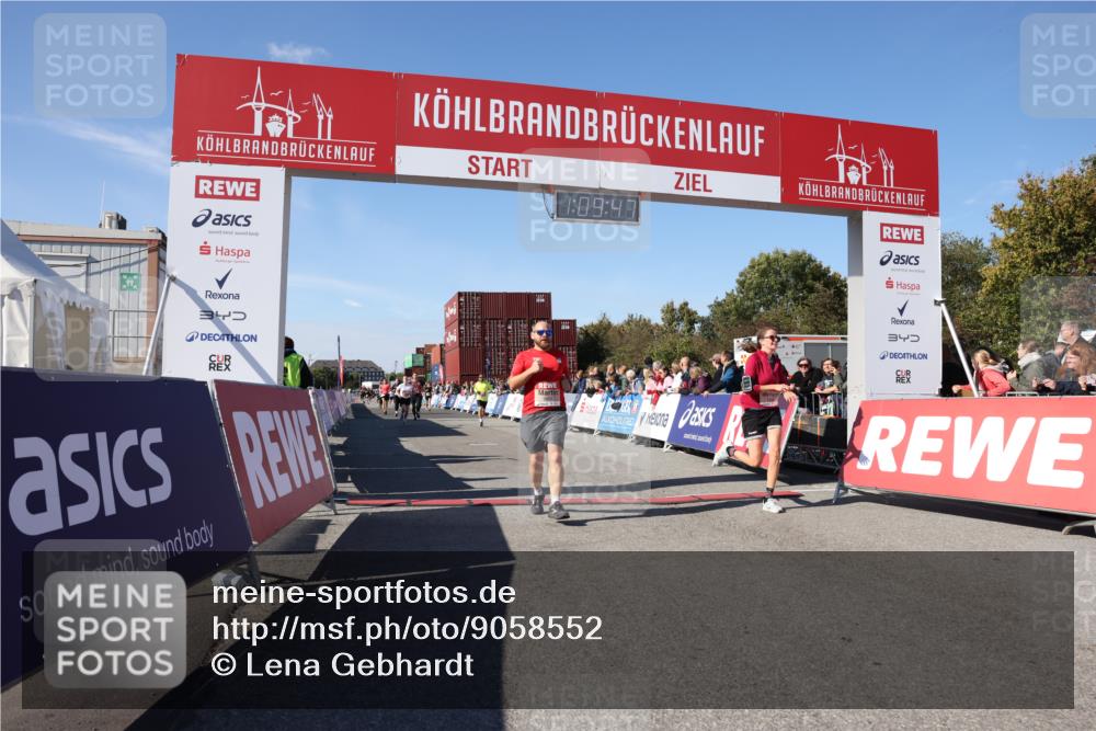 03.10.2025 - Köhlbrandbrückenlauf Lena Gebhardt http://msf.ph/oto/9058552 03.10.2025 13:09:47 Ziel 4262, 4502, 4614, 4625, 5520, 5941, 6308, 6659, 6803 meine-sportfotos.de
