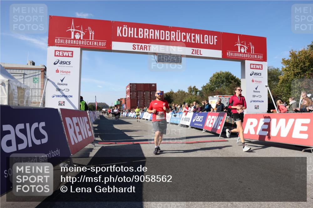 03.10.2025 - Köhlbrandbrückenlauf Lena Gebhardt http://msf.ph/oto/9058562 03.10.2025 13:09:47 Ziel 4262, 4502, 4614, 4625, 5520, 5941, 6308, 6659, 6803 meine-sportfotos.de