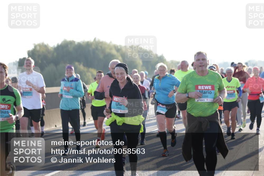 03.10.2025 - Köhlbrandbrückenlauf Jannik Wohlers http://msf.ph/oto/9058563 03.10.2025 09:21:50 Position 3 07, 3399, 32, 2243, 3398 meine-sportfotos.de