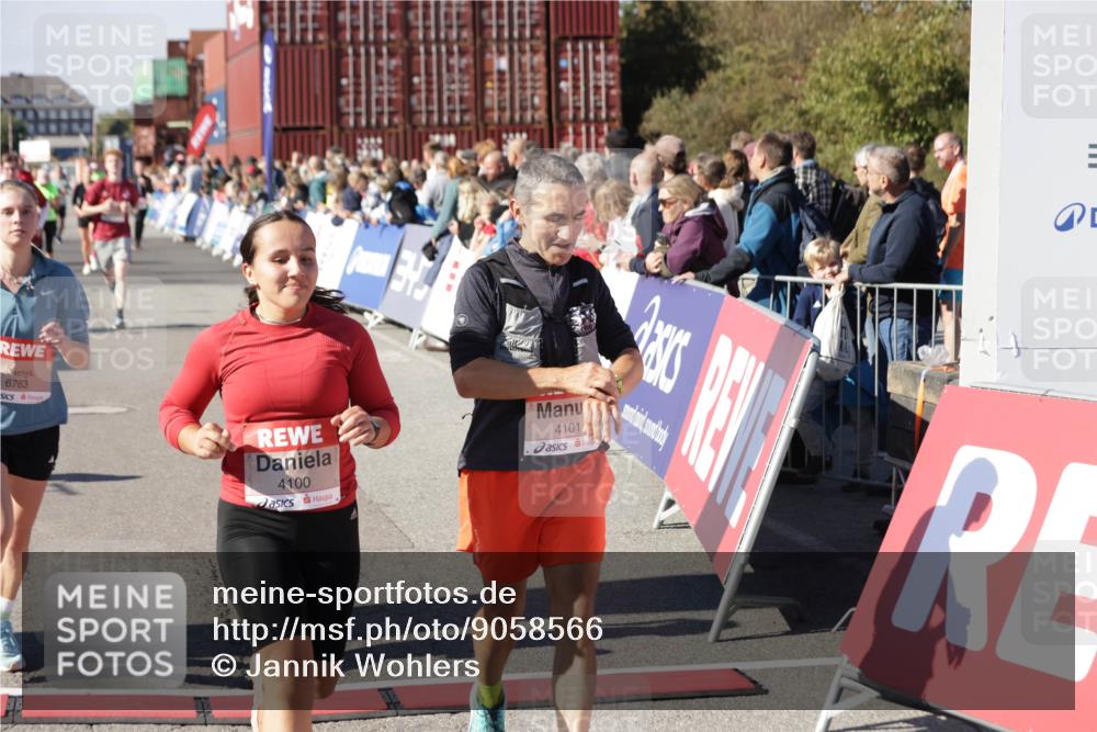 03.10.2025 - Köhlbrandbrückenlauf Jannik Wohlers http://msf.ph/oto/9058566 03.10.2025 13:11:57 Ziel 4100, 4101, 4469, 4685, 5097, 5396, 5426, 5910, 5911, 5927, 6033, 6048, 6049, 6763, 6796 meine-sportfotos.de