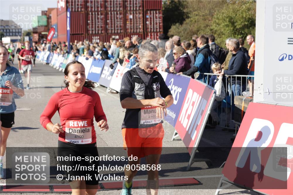 03.10.2025 - Köhlbrandbrückenlauf Jannik Wohlers http://msf.ph/oto/9058568 03.10.2025 13:11:57 Ziel 4100, 4101, 4469, 4685, 5097, 5396, 5426, 5910, 5911, 5927, 6033, 6048, 6049, 6763, 6796 meine-sportfotos.de