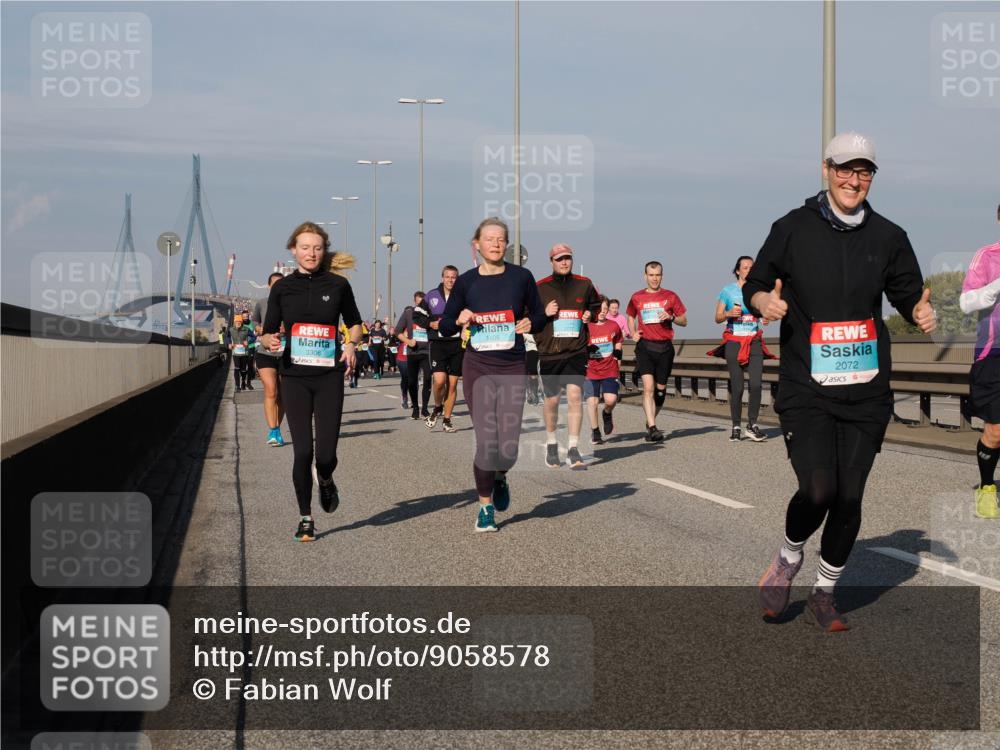 03.10.2025 - Köhlbrandbrückenlauf Fabian Wolf http://msf.ph/oto/9058578 03.10.2025 10:04:28 Position 3 3306, 3408, 3777, 2072 meine-sportfotos.de