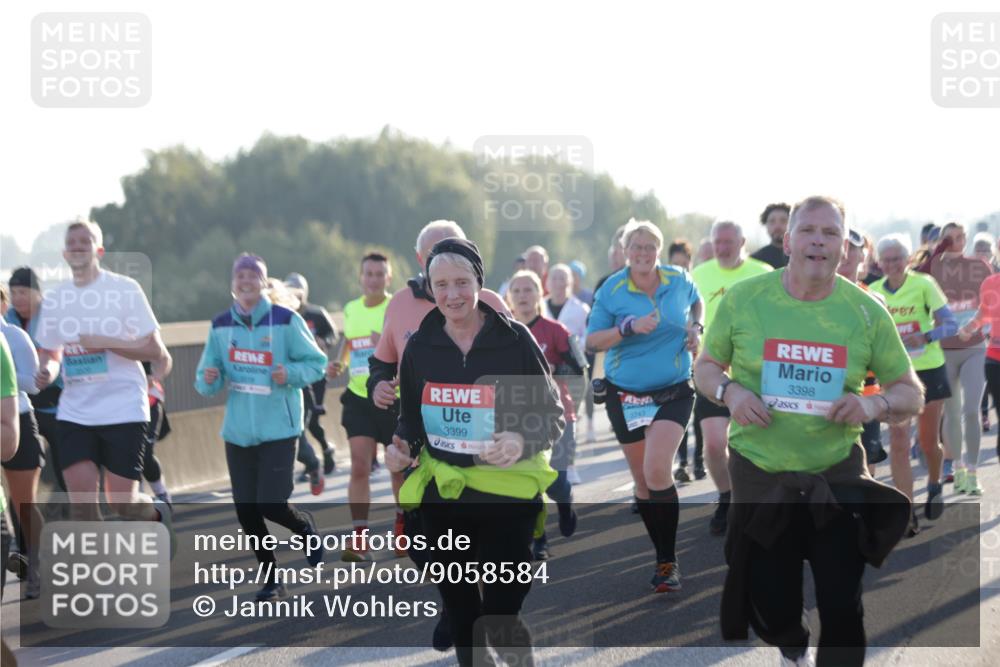03.10.2025 - Köhlbrandbrückenlauf Jannik Wohlers http://msf.ph/oto/9058584 03.10.2025 09:21:51 Position 3 3399, 2243, 3398 meine-sportfotos.de