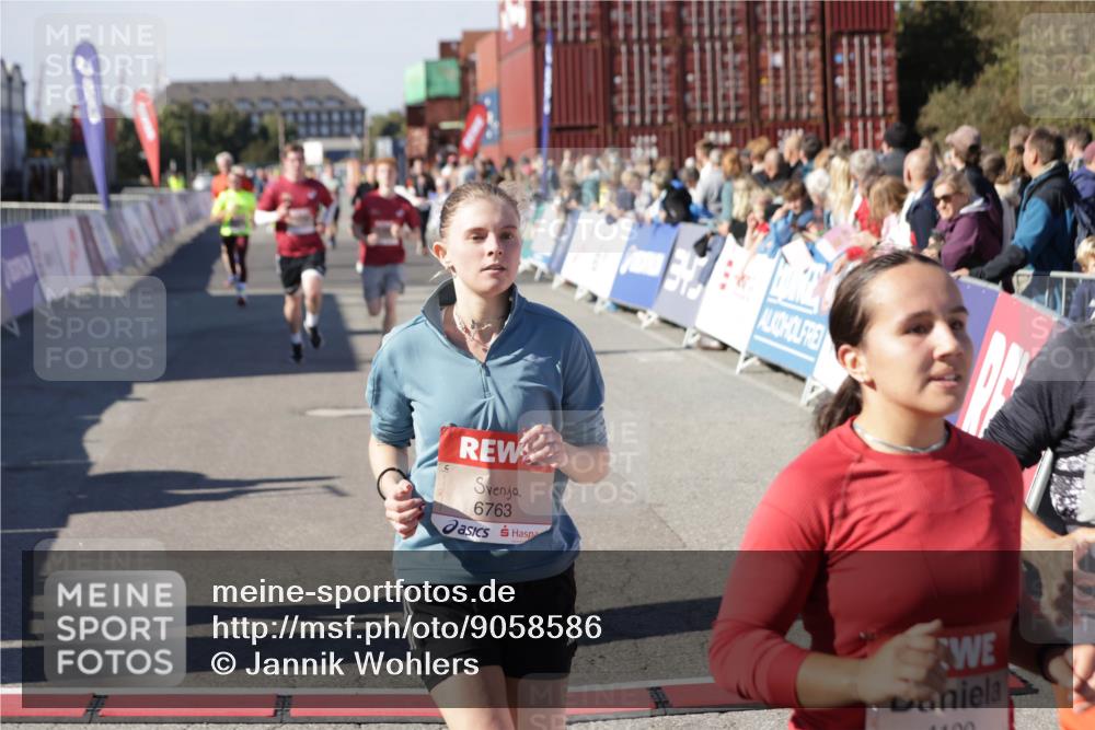 03.10.2025 - Köhlbrandbrückenlauf Jannik Wohlers http://msf.ph/oto/9058586 03.10.2025 13:11:58 Ziel 4100, 4101, 4469, 4685, 5097, 5396, 5426, 5856, 5910, 5911, 5927, 6033, 6048, 6049, 6184, 6763, 6796 meine-sportfotos.de