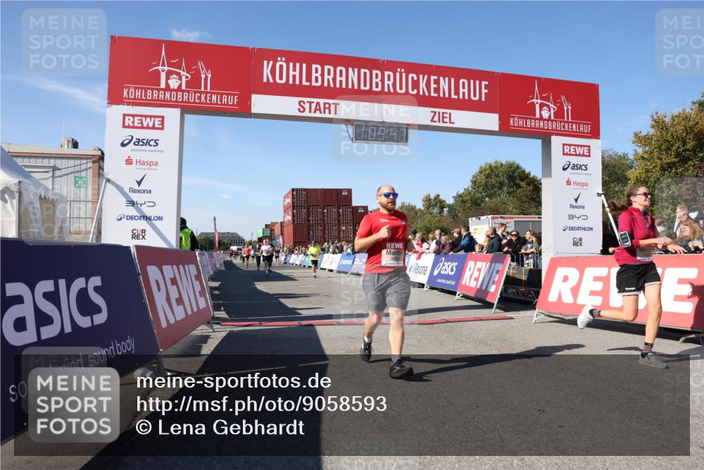03.10.2025 - Köhlbrandbrückenlauf Lena Gebhardt http://msf.ph/oto/9058593 03.10.2025 13:09:48 Ziel 4262, 4502, 4625, 4718, 4837, 5520, 5941, 6308, 6659, 6803 meine-sportfotos.de