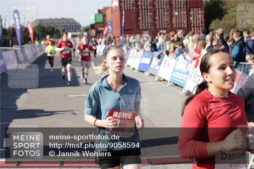 03.10.2025 - Köhlbrandbrückenlauf Jannik Wohlers http://msf.ph/oto/9058594 03.10.2025 13:11:58 Ziel 4100, 4101, 4469, 4685, 5097, 5396, 5426, 5856, 5910, 5911, 5927, 6033, 6048, 6049, 6184, 6763, 6796 meine-sportfotos.de