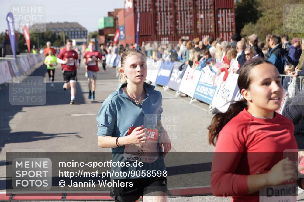 03.10.2025 - Köhlbrandbrückenlauf Jannik Wohlers http://msf.ph/oto/9058598 03.10.2025 13:11:58 Ziel 4100, 4101, 4469, 4685, 5097, 5396, 5426, 5856, 5910, 5911, 5927, 6033, 6048, 6049, 6184, 6763, 6796 meine-sportfotos.de