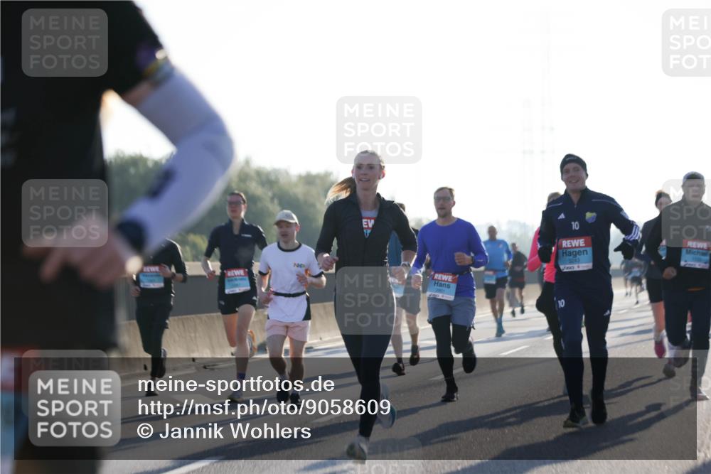 03.10.2025 - Köhlbrandbrückenlauf Jannik Wohlers http://msf.ph/oto/9058609 03.10.2025 09:14:06 Position 3 10, 3243 meine-sportfotos.de