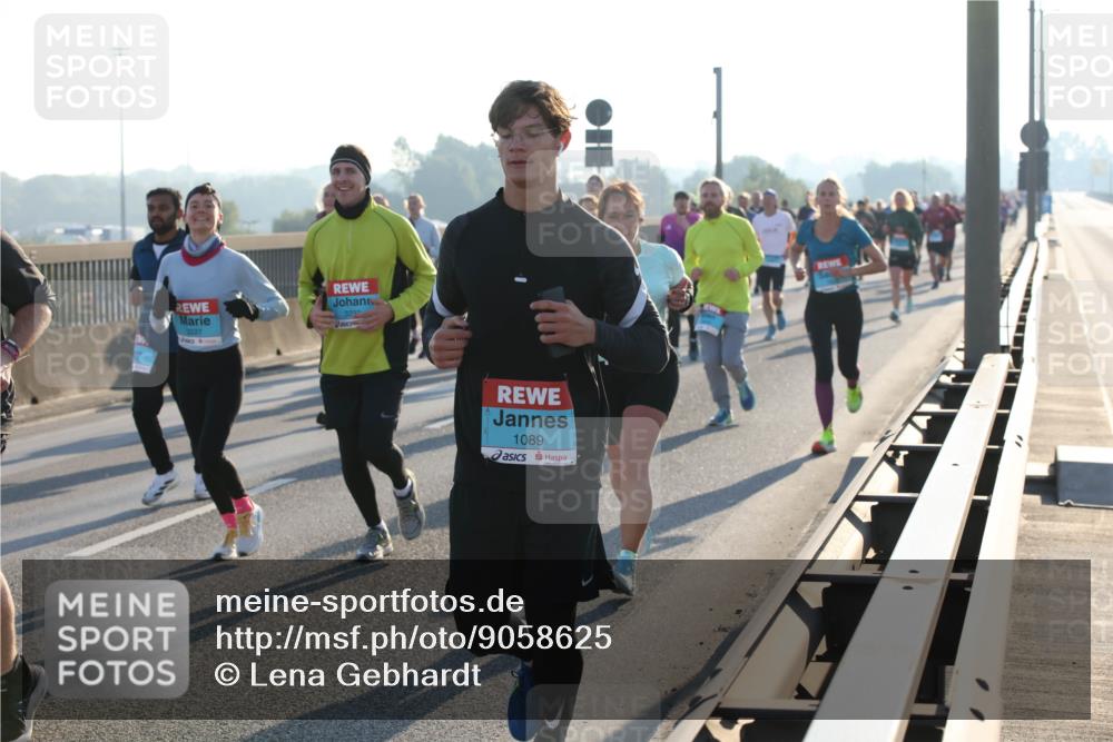 03.10.2025 - Köhlbrandbrückenlauf Lena Gebhardt http://msf.ph/oto/9058625 03.10.2025 09:18:32 Position 1 3232, 1089 meine-sportfotos.de