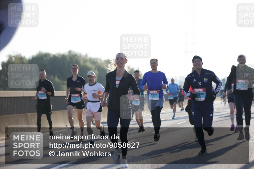 03.10.2025 - Köhlbrandbrückenlauf Jannik Wohlers http://msf.ph/oto/9058627 03.10.2025 09:14:06 Position 3 10 meine-sportfotos.de