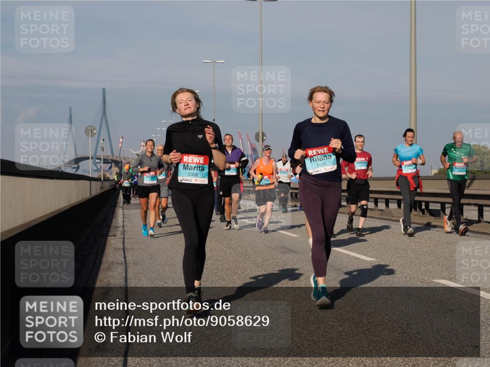 03.10.2025 - Köhlbrandbrückenlauf Fabian Wolf http://msf.ph/oto/9058629 03.10.2025 10:04:29 Position 3 3306, 3408 meine-sportfotos.de