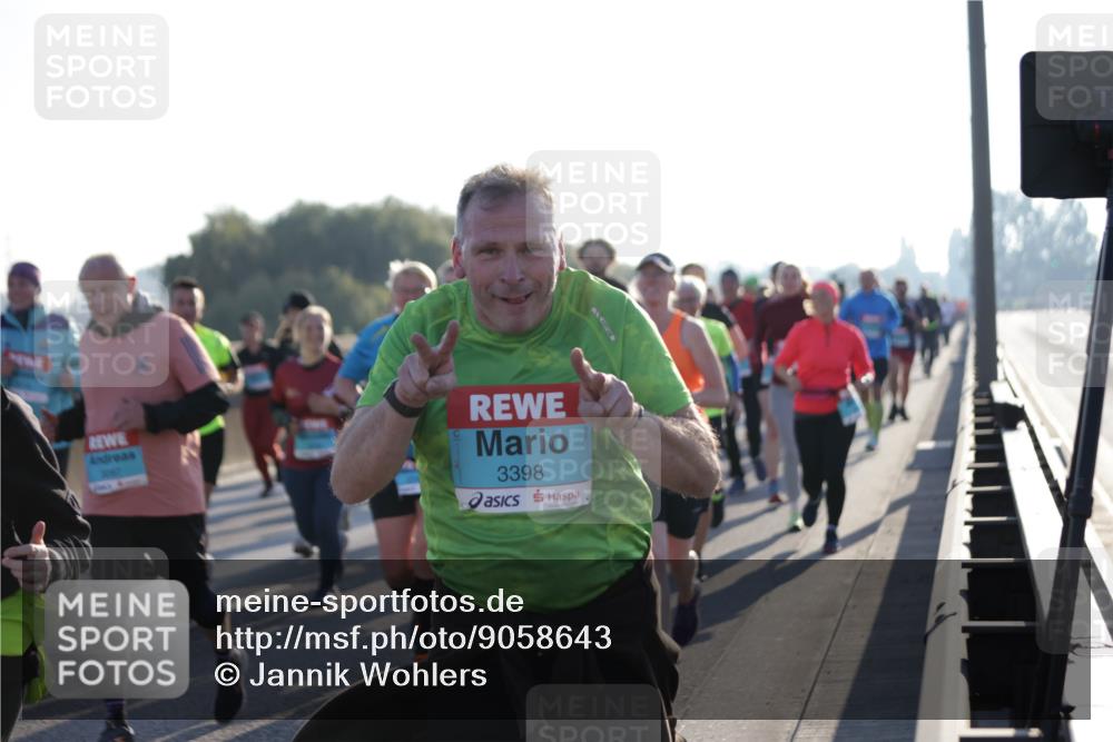 03.10.2025 - Köhlbrandbrückenlauf Jannik Wohlers http://msf.ph/oto/9058643 03.10.2025 09:21:52 Position 3 3002, 3398 meine-sportfotos.de