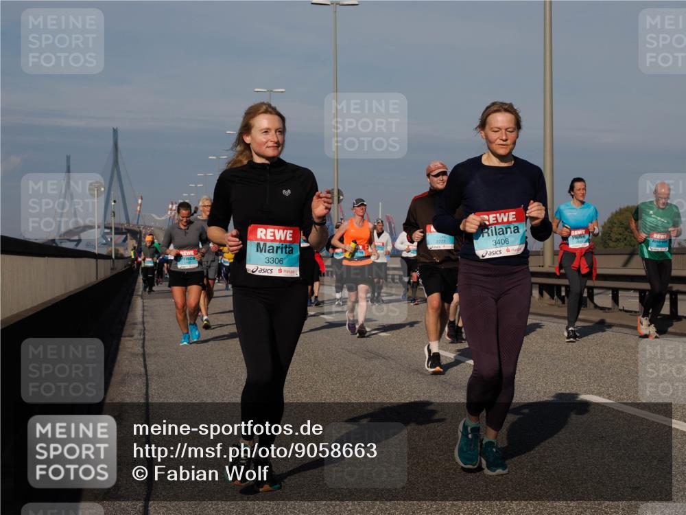 03.10.2025 - Köhlbrandbrückenlauf Fabian Wolf http://msf.ph/oto/9058663 03.10.2025 10:04:29 Position 3 3306, 3777, 3408, 2414 meine-sportfotos.de