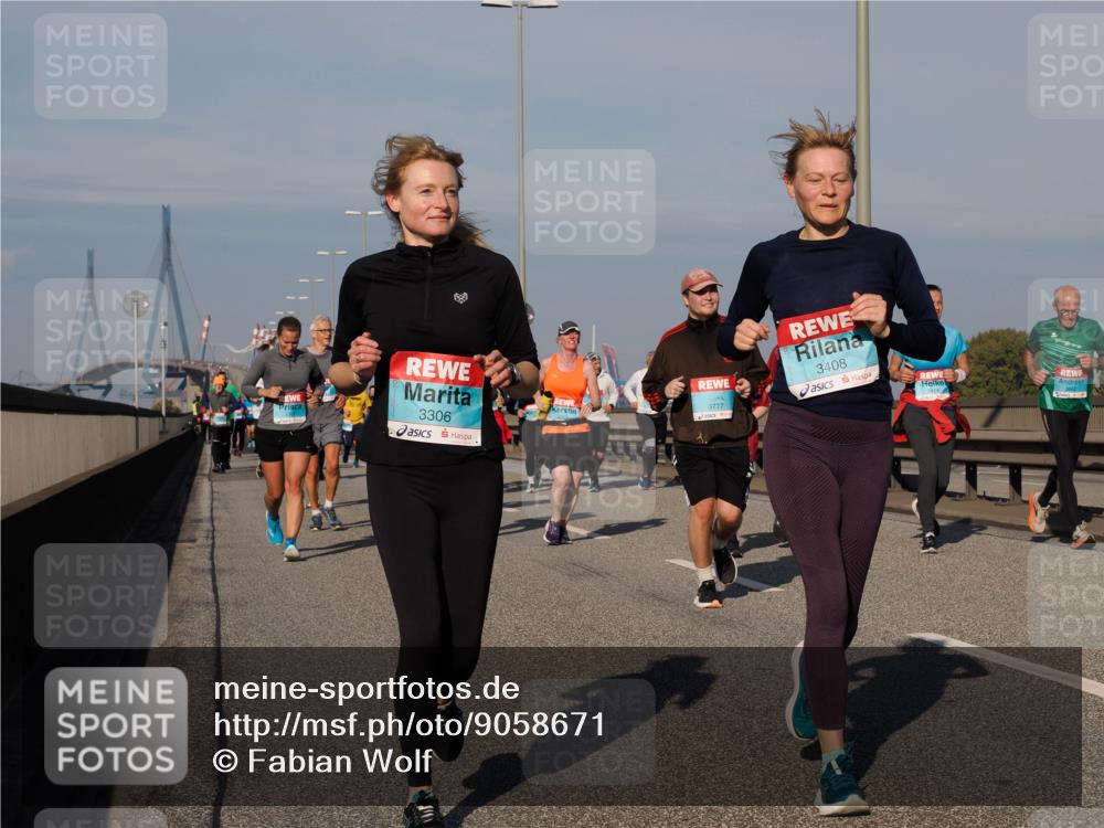 03.10.2025 - Köhlbrandbrückenlauf Fabian Wolf http://msf.ph/oto/9058671 03.10.2025 10:04:30 Position 3 3306, 3408, 3777 meine-sportfotos.de