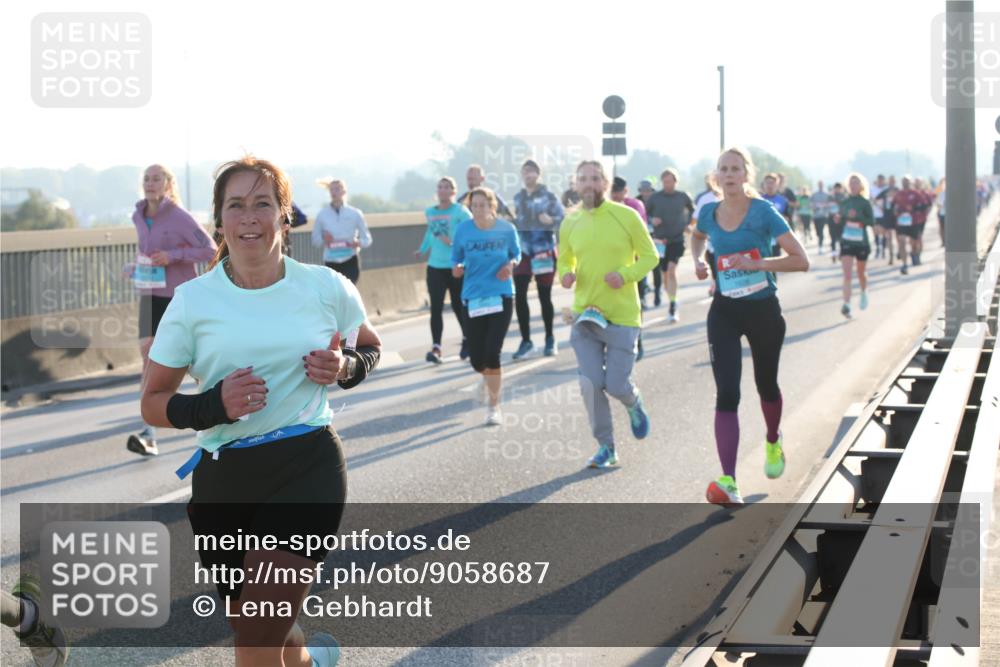 03.10.2025 - Köhlbrandbrückenlauf Lena Gebhardt http://msf.ph/oto/9058687 03.10.2025 09:18:33 Position 1  meine-sportfotos.de