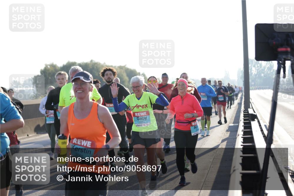 03.10.2025 - Köhlbrandbrückenlauf Jannik Wohlers http://msf.ph/oto/9058697 03.10.2025 09:21:54 Position 3 2065, 2742 meine-sportfotos.de