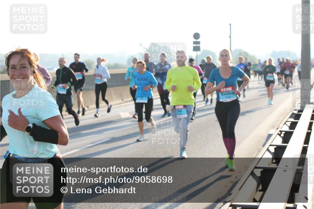 03.10.2025 - Köhlbrandbrückenlauf Lena Gebhardt http://msf.ph/oto/9058698 03.10.2025 09:18:33 Position 1 1626 meine-sportfotos.de