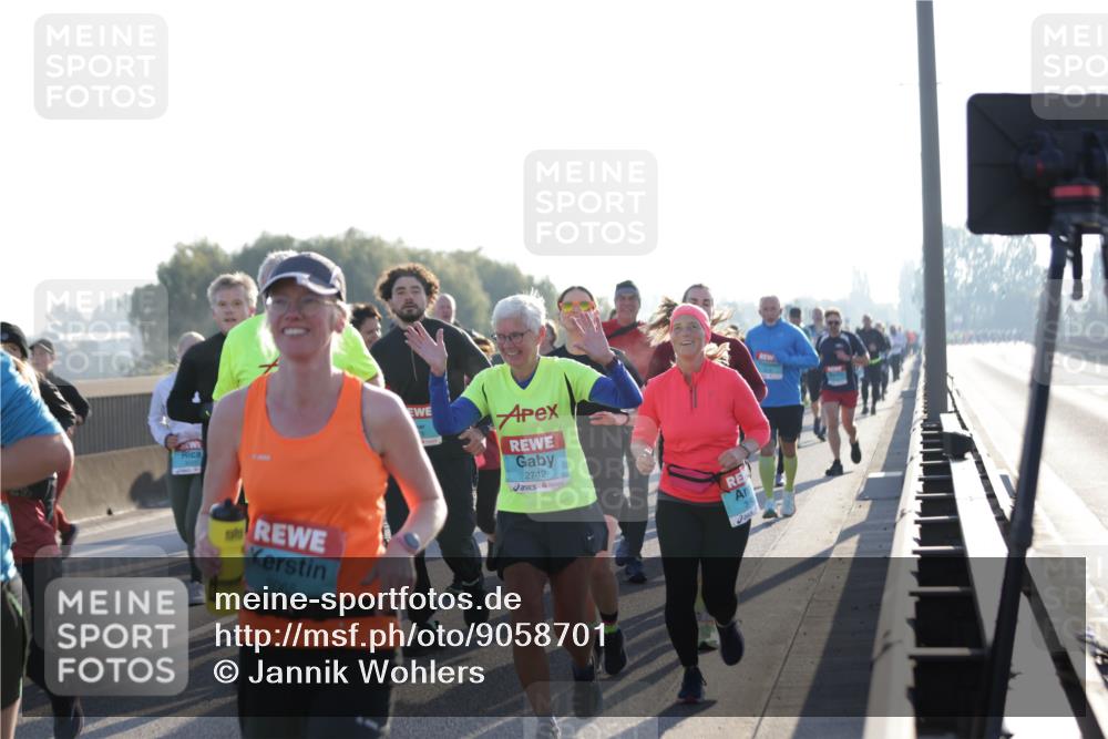 03.10.2025 - Köhlbrandbrückenlauf Jannik Wohlers http://msf.ph/oto/9058701 03.10.2025 09:21:54 Position 3 2065, 2742 meine-sportfotos.de