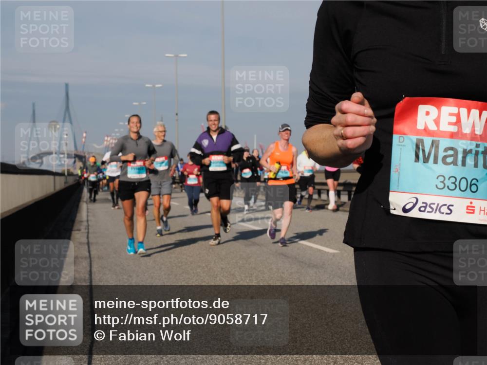 03.10.2025 - Köhlbrandbrückenlauf Fabian Wolf http://msf.ph/oto/9058717 03.10.2025 10:04:31 Position 3 3306 meine-sportfotos.de