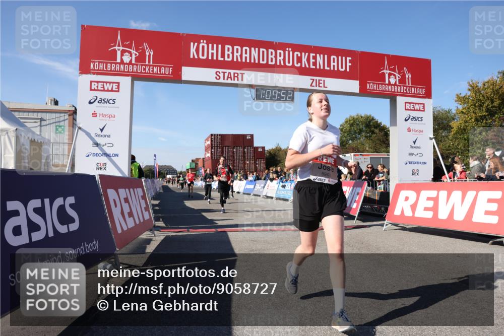 03.10.2025 - Köhlbrandbrückenlauf Lena Gebhardt http://msf.ph/oto/9058727 03.10.2025 13:09:52 Ziel 4260, 4502, 4625, 4718, 4837, 5520, 5763, 5941, 6308, 6659, 6750 meine-sportfotos.de
