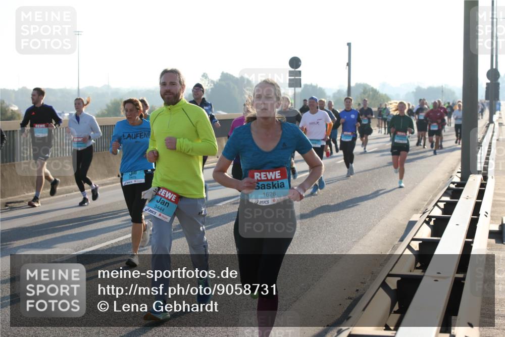 03.10.2025 - Köhlbrandbrückenlauf Lena Gebhardt http://msf.ph/oto/9058731 03.10.2025 09:18:34 Position 1 3425, 3444, 1626 meine-sportfotos.de