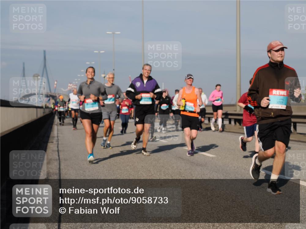 03.10.2025 - Köhlbrandbrückenlauf Fabian Wolf http://msf.ph/oto/9058733 03.10.2025 10:04:31 Position 3 3777 meine-sportfotos.de