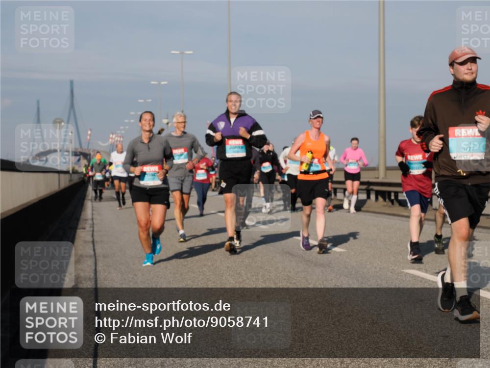 03.10.2025 - Köhlbrandbrückenlauf Fabian Wolf http://msf.ph/oto/9058741 03.10.2025 10:04:32 Position 3 3777 meine-sportfotos.de