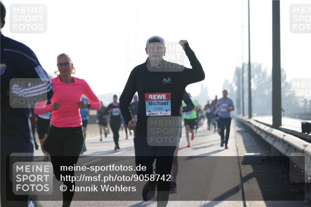 03.10.2025 - Köhlbrandbrückenlauf Jannik Wohlers http://msf.ph/oto/9058742 03.10.2025 09:14:08 Position 3 1133 meine-sportfotos.de