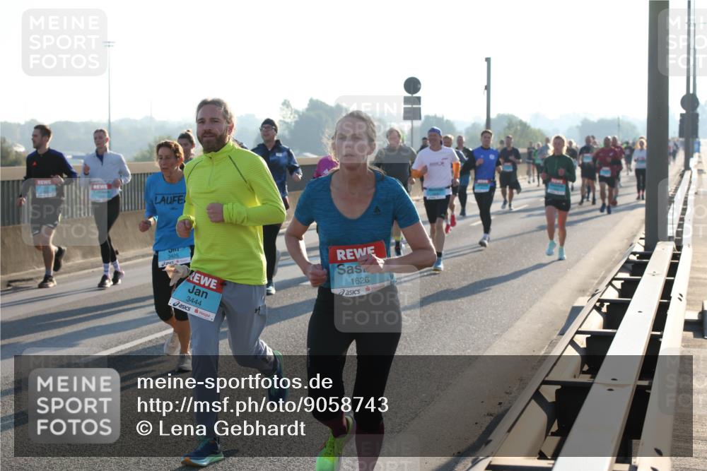 03.10.2025 - Köhlbrandbrückenlauf Lena Gebhardt http://msf.ph/oto/9058743 03.10.2025 09:18:34 Position 1 3425, 3444, 1626 meine-sportfotos.de
